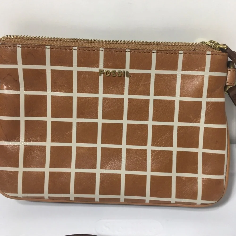 Fossil tan and white checkered leather crossbody bag. - Picture 4 of 14